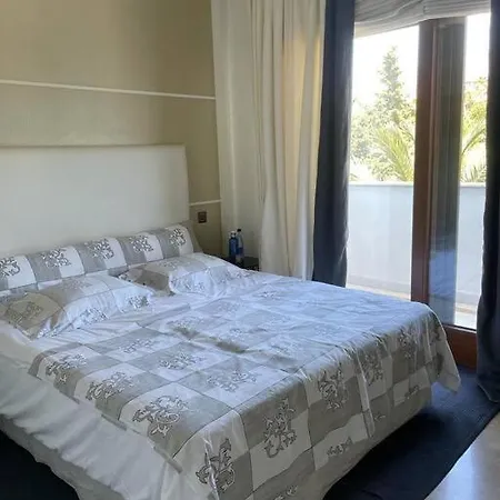 Luxurious And Light 3 Bedroom Penthouse Apartmán *