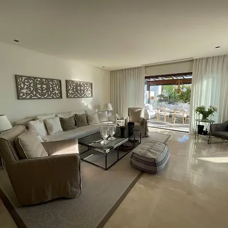 Luxurious And Light 3 Bedroom Penthouse Lägenhet