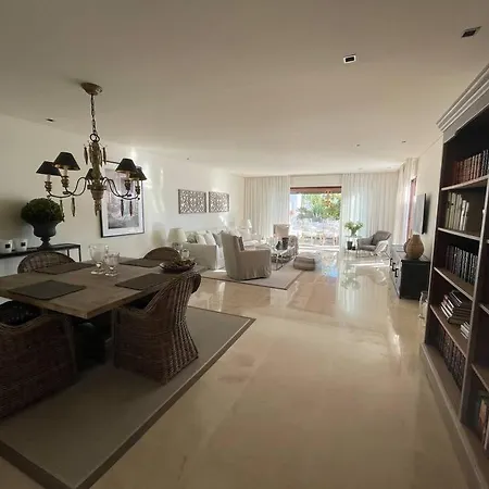 Luxurious And Light 3 Bedroom Penthouse *